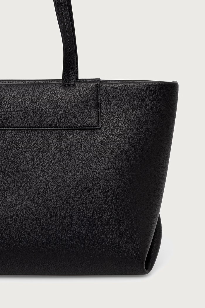 Аксесуари Armani Exchange сумка-тоут жіноча зі штучної шкіри XW001538.AF26447 чорний