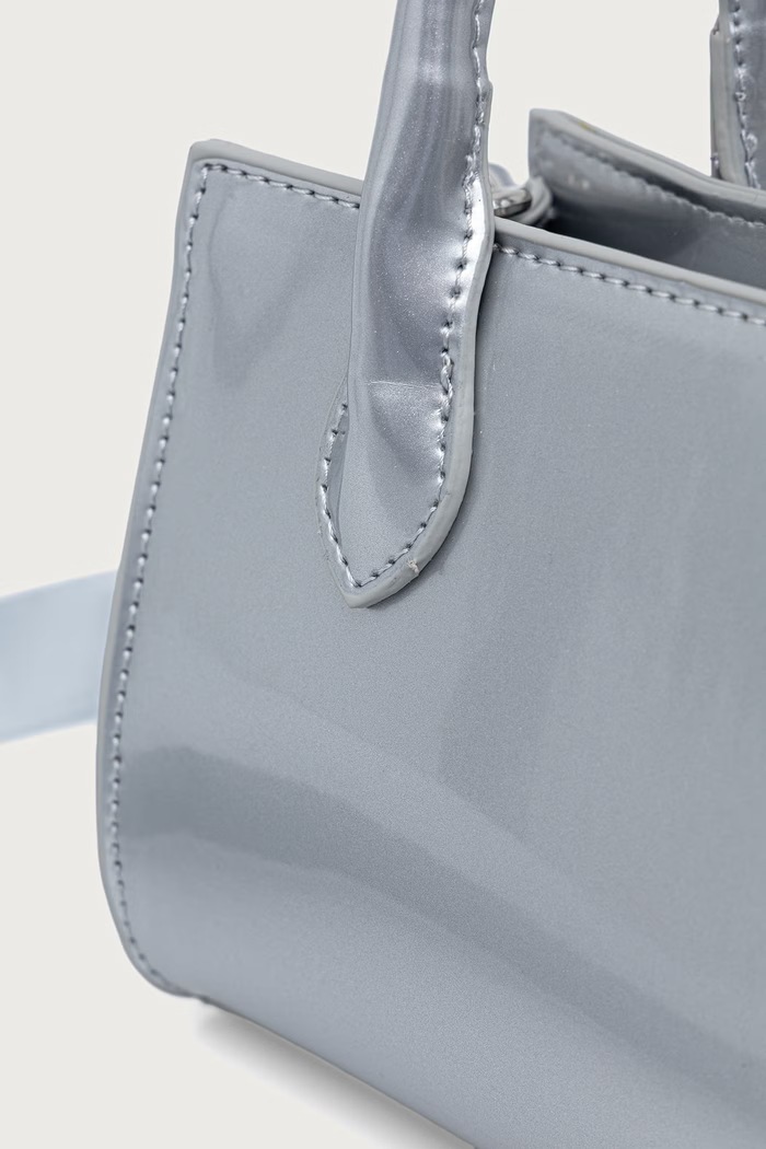 Torebka crossbody damska United Colors of Benetton 6IEBVY037 srebrny