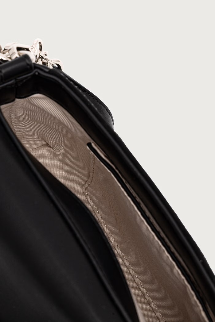 Torebka crossbody damska z imitacji zamszu Liu Jo czarny AF6055.T765A