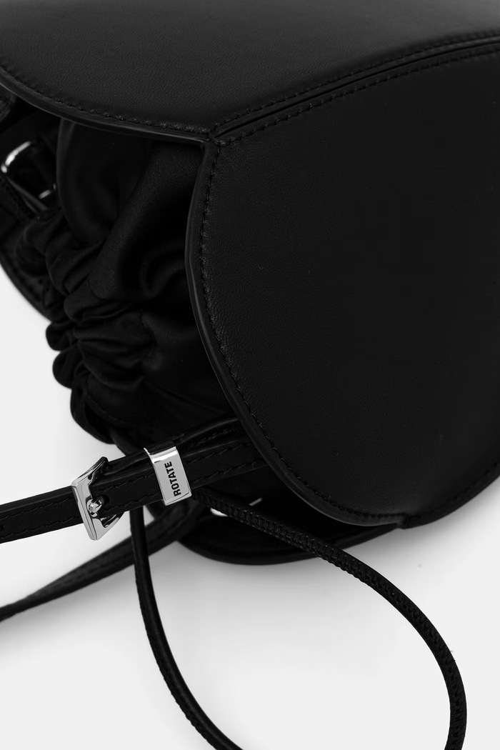 Rotate LEATHER HEART torebka crossbody damska skórzana czarny 116999100
