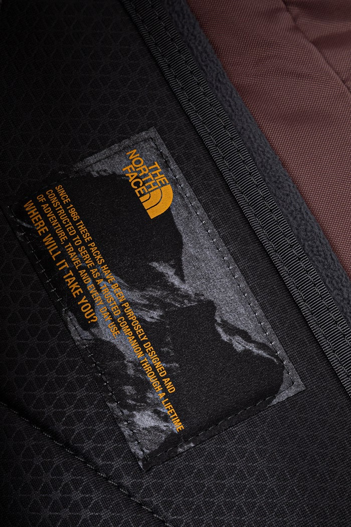 The North Face Kabelka typu tote dámska Hot Shot 23L NF0A8JCF9211