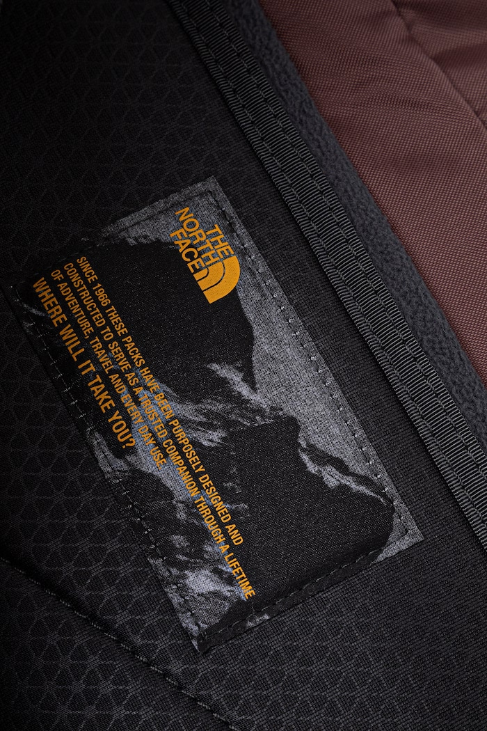 The North Face Kabelka typu tote dámska Hot Shot 23L NF0A8JCF9211