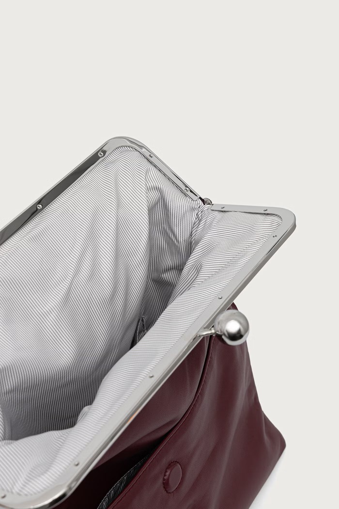 Torebka hobo damska skórzana WKASLALOM Weekend Max Mara bordowy 2625516144600