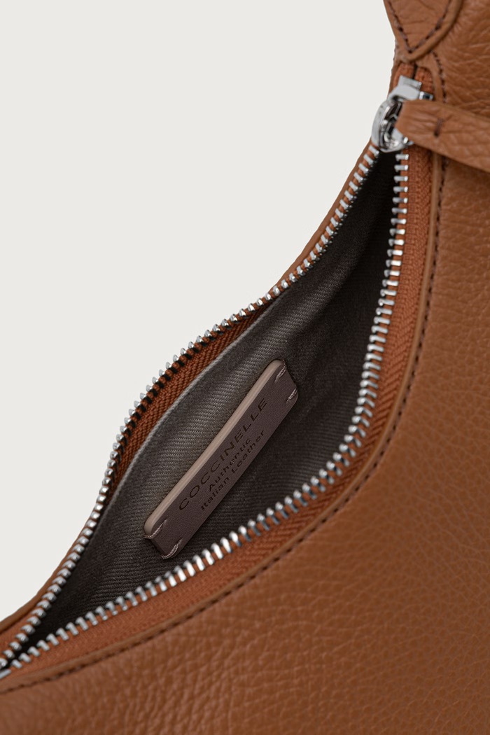 Crossbody kabelka dámská kožená Coccinelle hnědá E1.VGF.13.02.01