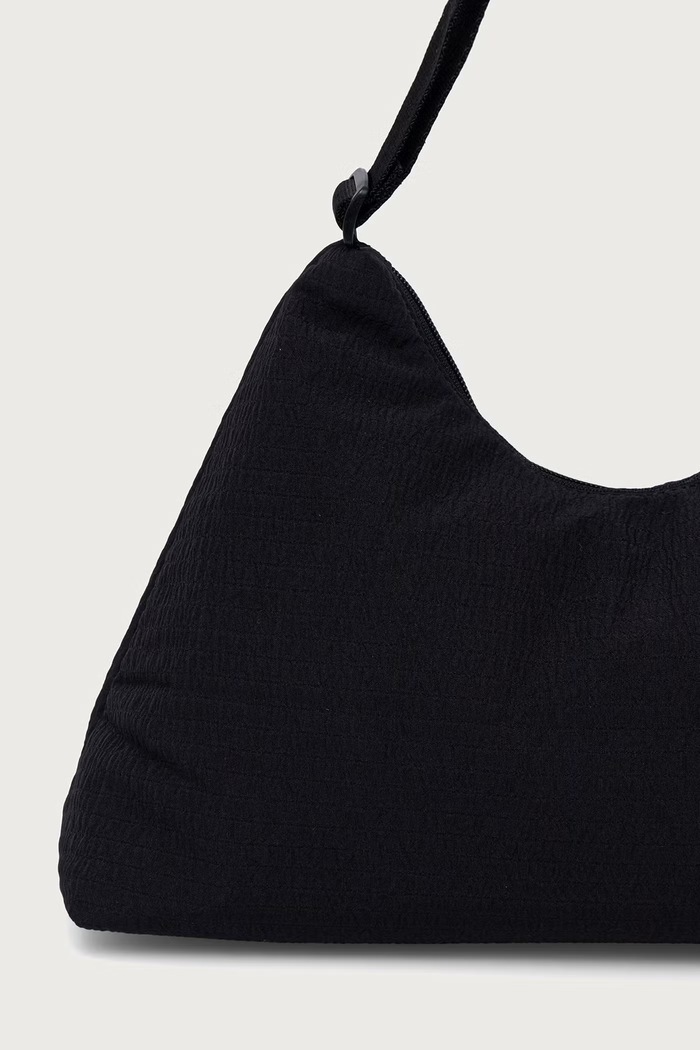 Akcesoria Puma Torebka hobo damska Medium Prism 092759 czarny