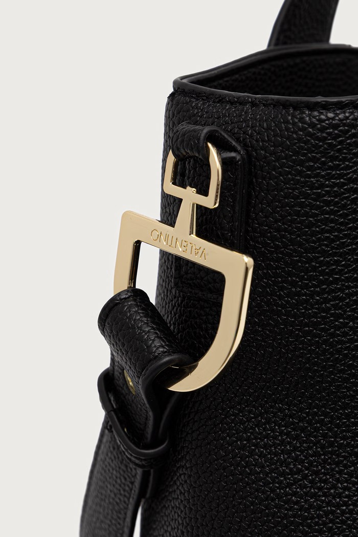 Torebka shopper damska z imitacji skóry THAOE RE Valentino Bags VBSA5M02 czarny