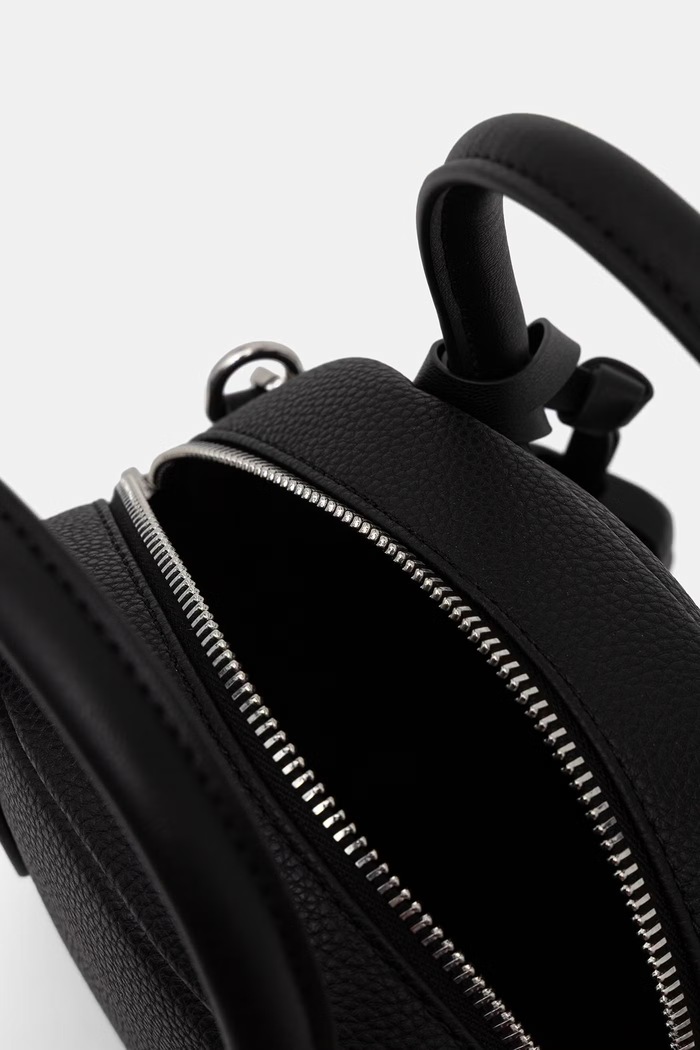 Karl Lagerfeld crossbody kabelka dámska z imitácie kože IKON čierna B3W30120