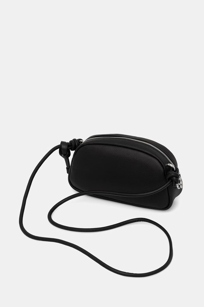 Doplnky Karl Lagerfeld crossbody kabelka dámska z imitácie kože IKON B3W30307 čierna