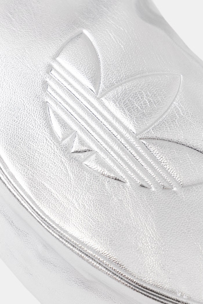 adidas Originals τσάντα hobo γυναικεία από απομίμηση δέρματος Adicolor ασημί KR1562