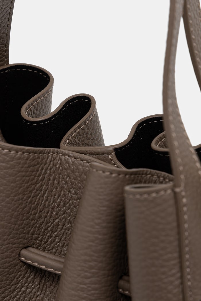 Yuzefi torebka crossbody damska skórzana MINI SCALLOP brązowy YUZPF26.HB.MST.L052