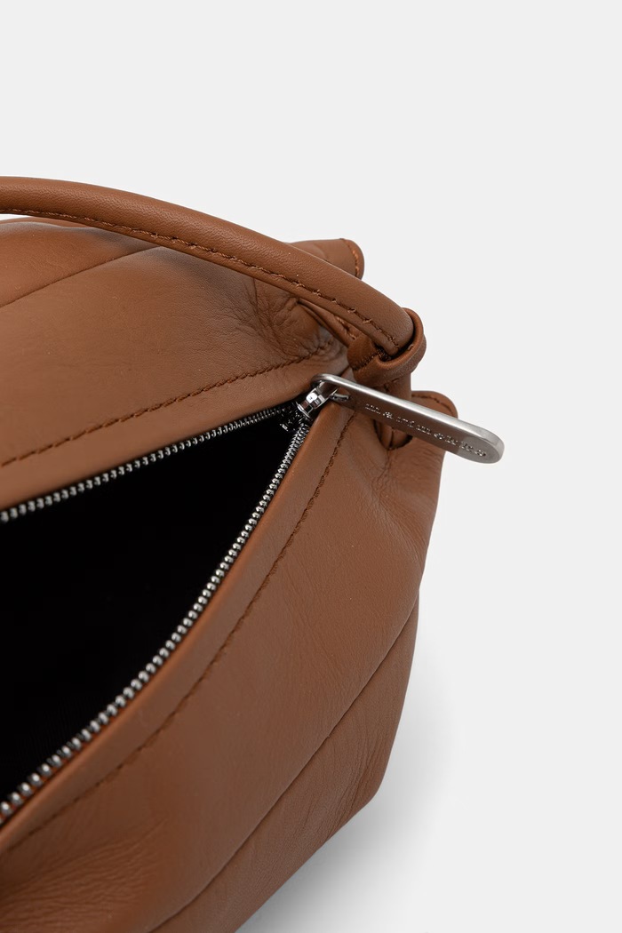 Marimekko чанта crossbody дамска от кожа 095702 кафяв