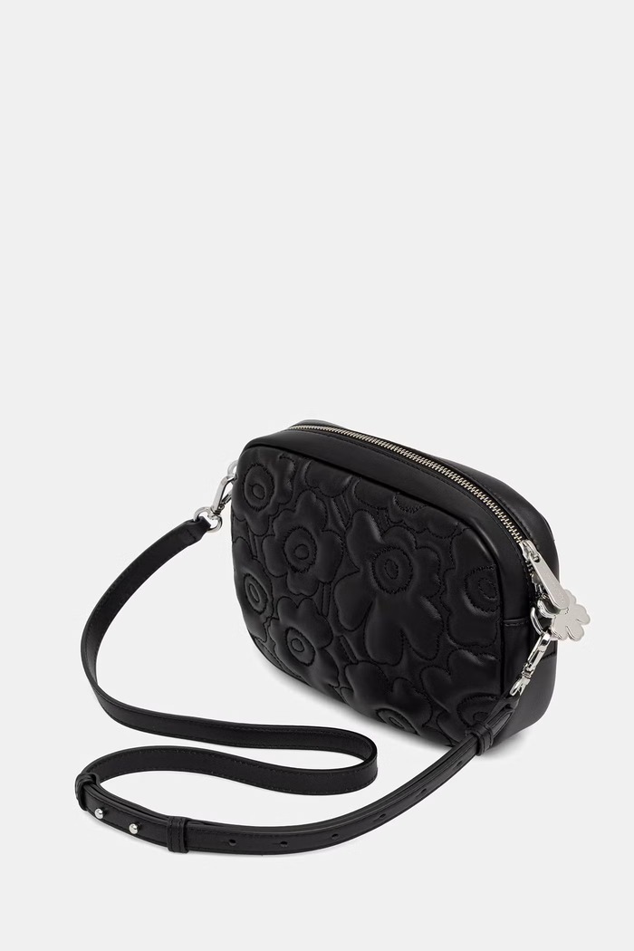 Dodatki Marimekko crossbody torbica usnjena 095615 črna