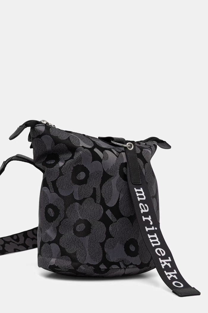 Marimekko чанта crossbody дамска 095837 сив AW26