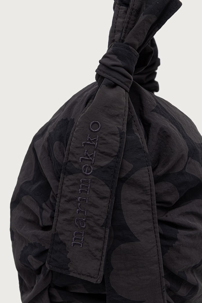Μικρή τσάντα γυναικεία Marimekko 095820 μαύρο