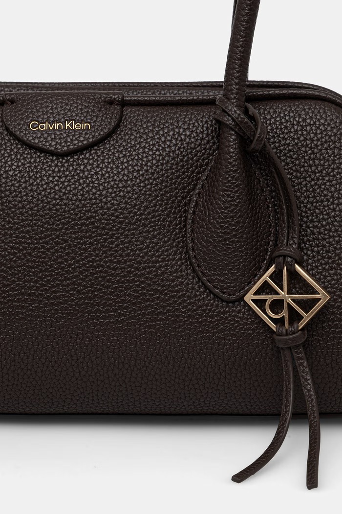 Αξεσουάρ Calvin Klein τσάντα baguette γυναικεία LV04F3743G καφέ