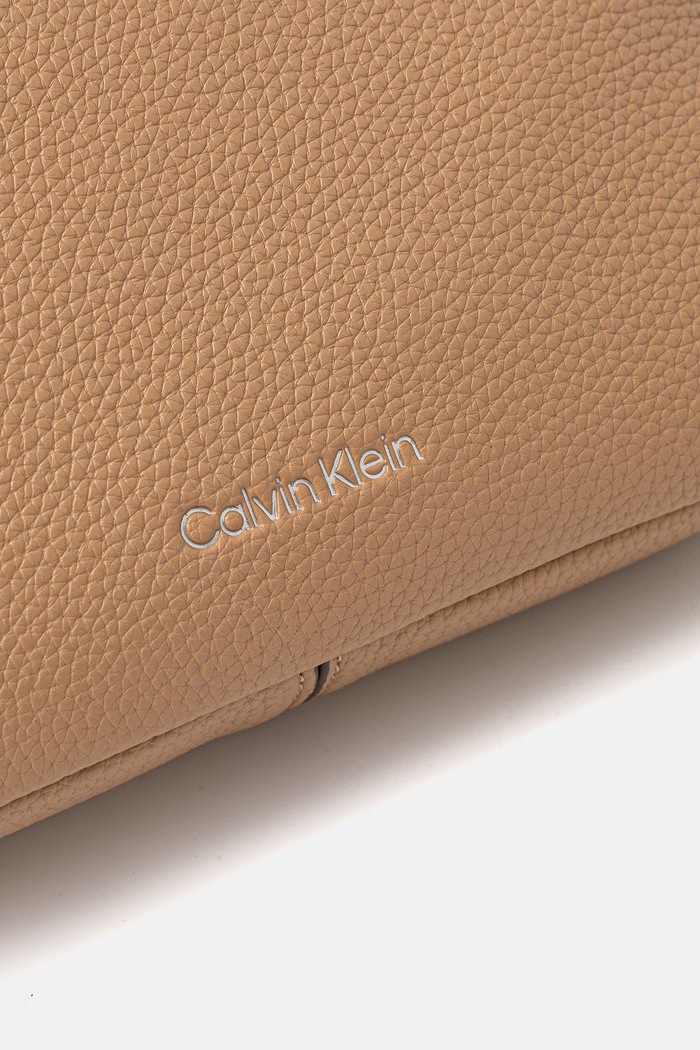 Calvin Klein crossbody kabelka dámska z imitácie kože béžová LV04F3656G