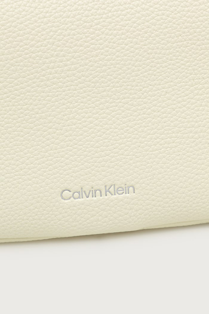 Torebka crossbody damska z imitacji skóry Calvin Klein LV04F3656G beżowy