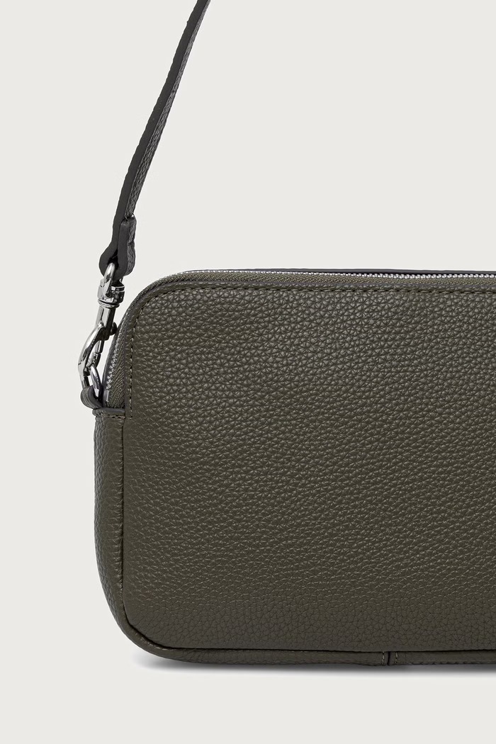 Akcesoria Calvin Klein Torebka crossbody damska z imitacji skóry LV04F3656G zielony