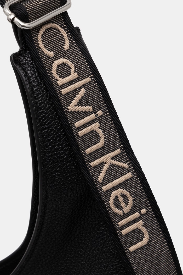 Calvin Klein hobo torbica ženska iz umetnega usnja črna LV04F3643G