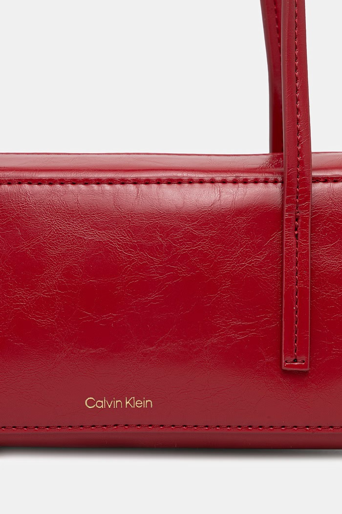 Calvin Klein kabelka typu baguette dámska z imitácie kože červená LV04F3638G