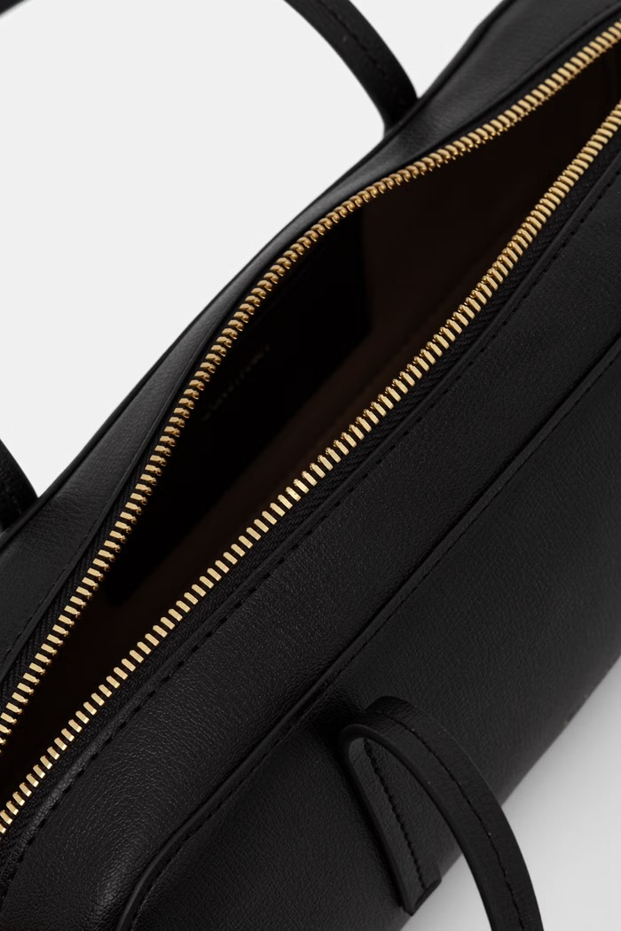 Calvin Klein kabelka typu baguette dámska z imitácie kože LV04F3636G čierna
