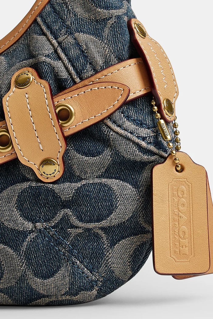 Coach torebka hobo damska jeansowa Belted Ergo Shoulder Bag 26 CEN94