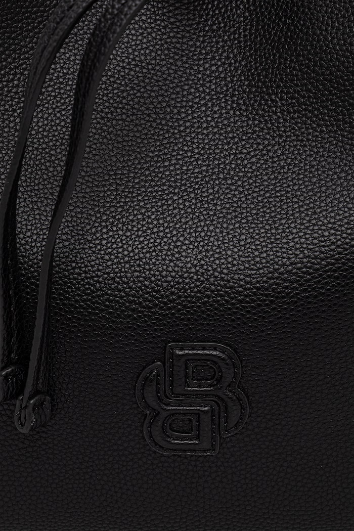 BOSS kabelka dámska z imitácie kože Anett Drawstring 50567602 čierna