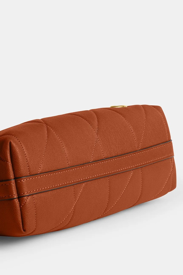 Coach torebka crossbody damska skórzana Soft Quilted Juliet Shoulder Bag 25 CDZ65