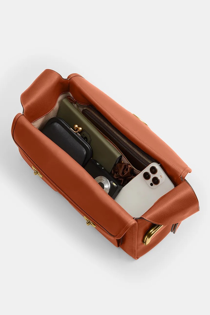 Coach torebka hobo damska skórzana Turnlock Haversack Bag brązowy CDZ12