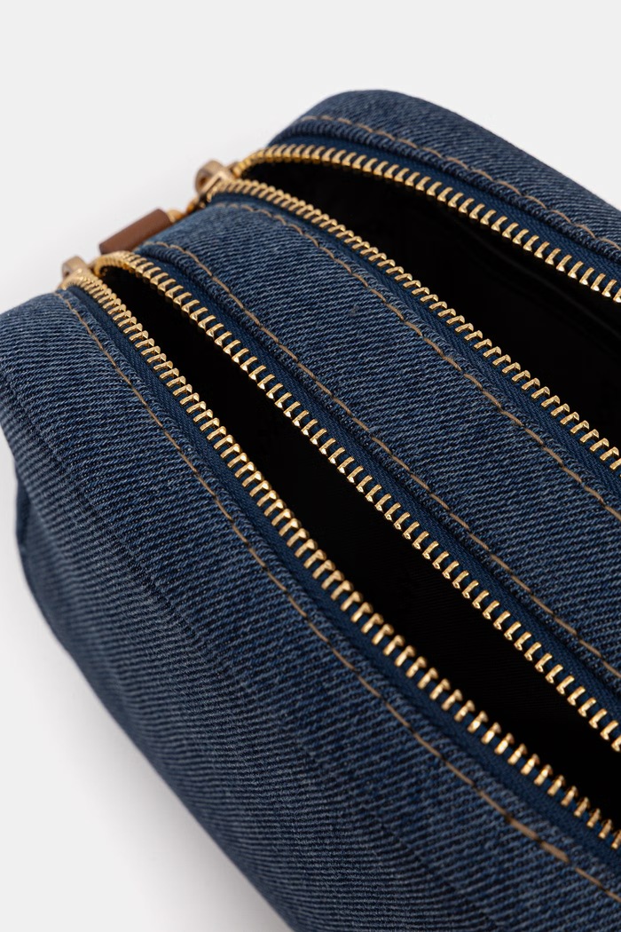 DKNY torebka crossbody damska jeansowa R62EDQ79 granatowy