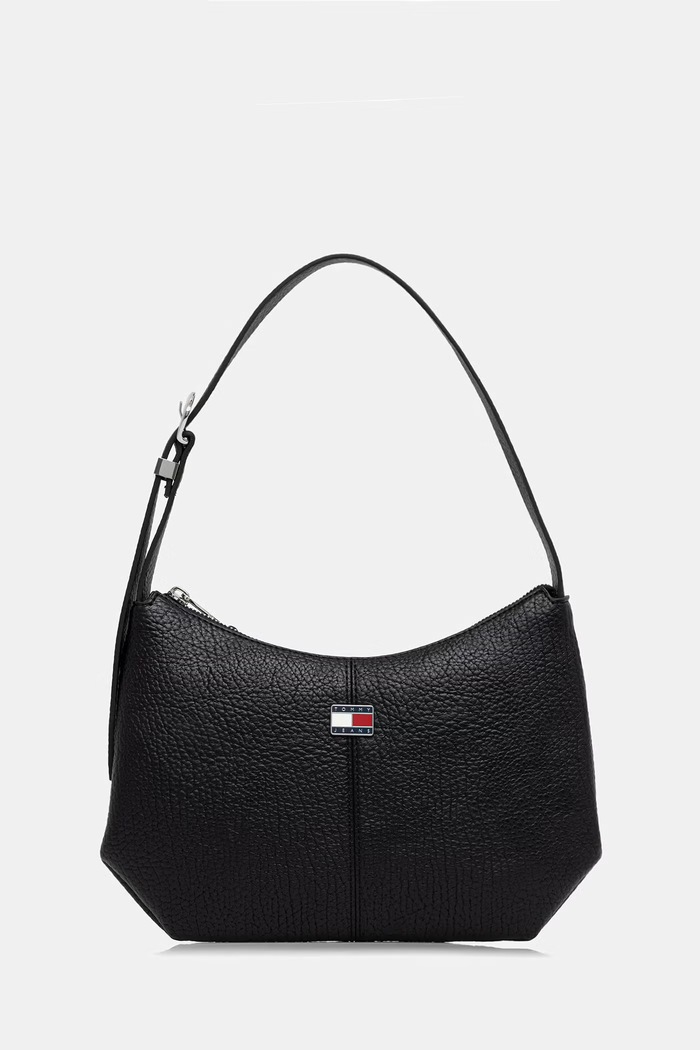 Tommy Jeans klasična torbica ženska iz umetnega usnja črna AW0AW18777