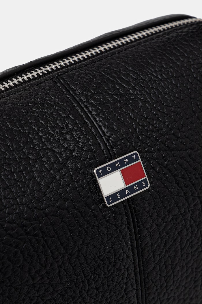 Αξεσουάρ Tommy Jeans χιαστί γυναικεία από απομίμηση δέρματος AW0AW18775 μαύρο