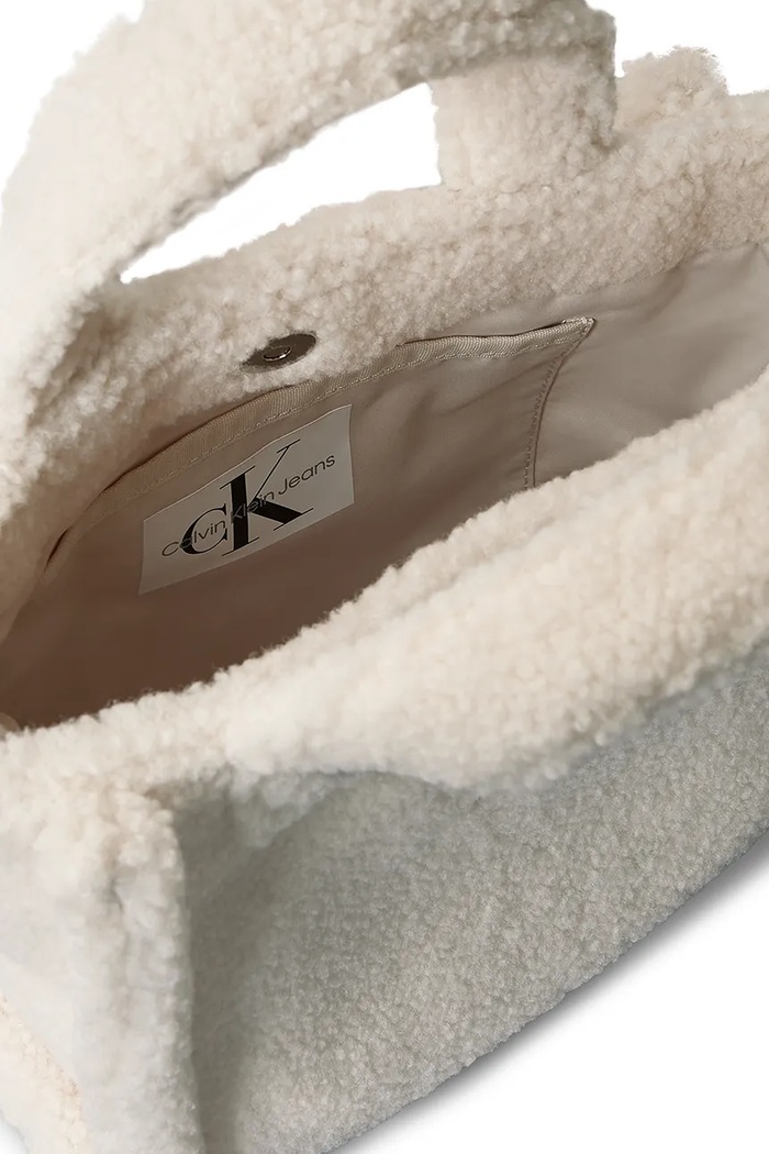 Dziewczynka Calvin Klein Jeans torebka crossbody dziecięca IU0IU00355.9BY2 beżowy
