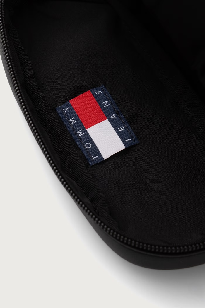 Mala torba za muškarce od imitacije kože Tommy Jeans crna AM0AM14608
