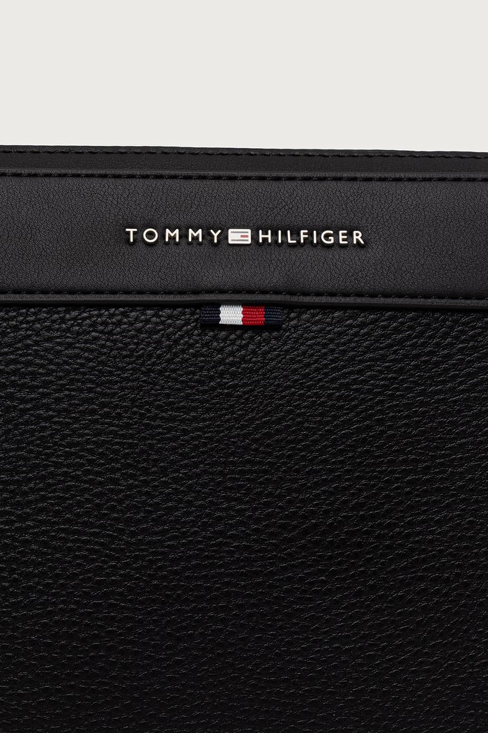 Mala torba za muškarce od imitacije kože Tommy Hilfiger AM0AM14822 crna