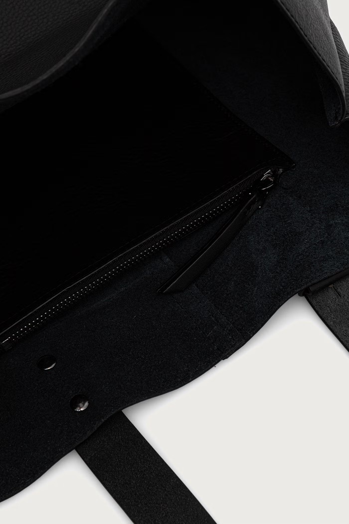 Torba męska skórzana Tommy Hilfiger czarny AM0AM14998