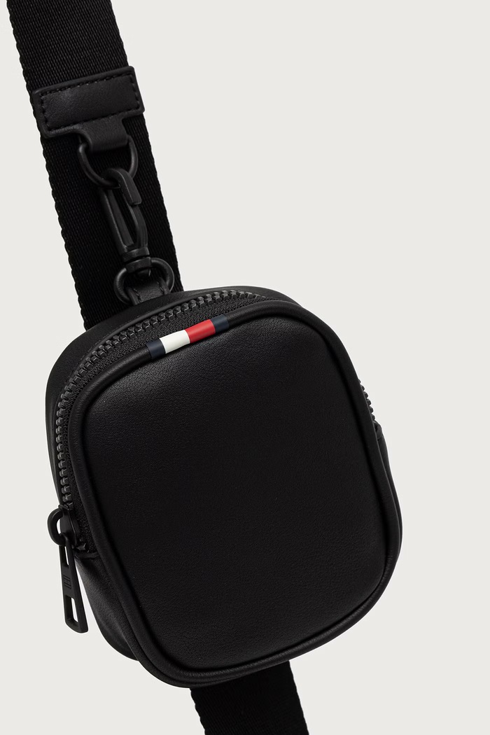 Tommy Hilfiger saszetka męska z imitacji skóry czarny AM0AM14981