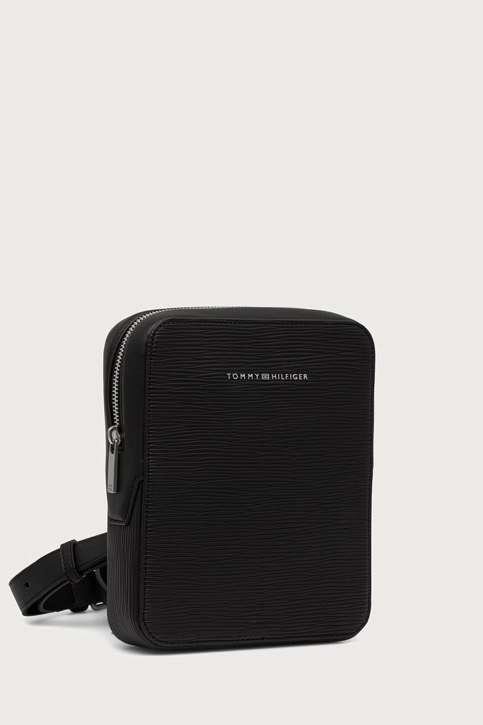 Tommy Hilfiger Mala torba za muškarce AM0AM14846 crna AW26