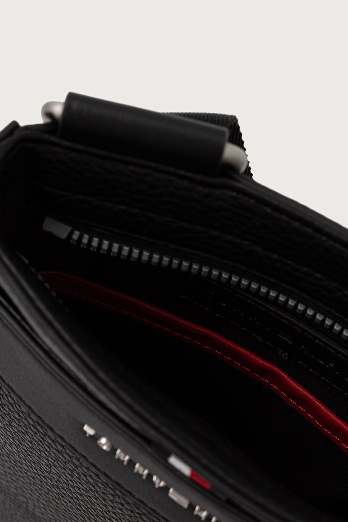 Tommy Hilfiger saszetka męska z imitacji skóry AM0AM14697 czarny