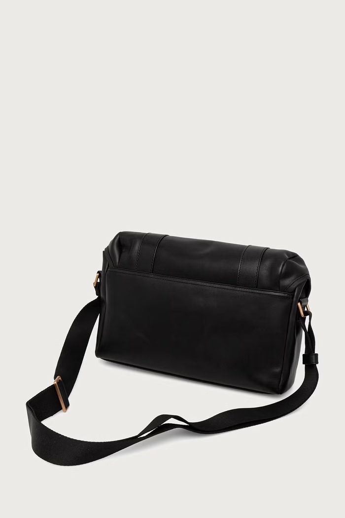 Akcesoria Tommy Hilfiger Listonoszka męska skórzana AM0AM14693 czarny