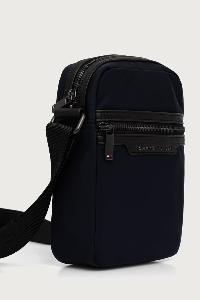 Tommy Hilfiger Saszetka męska AM0AM14688 granatowy AW26