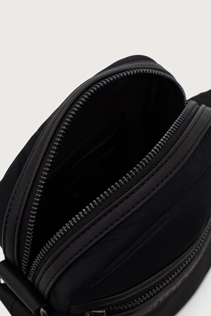 Saszetka męska Tommy Hilfiger czarny AM0AM14688