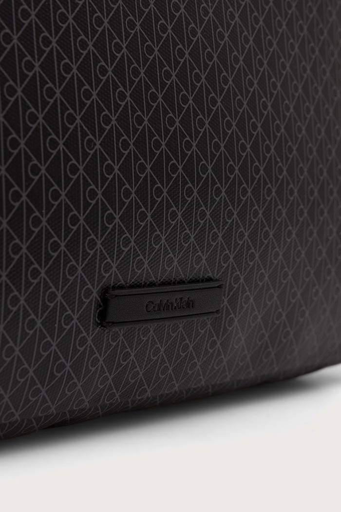 Calvin Klein torba za muškarce crna LV04D3625G