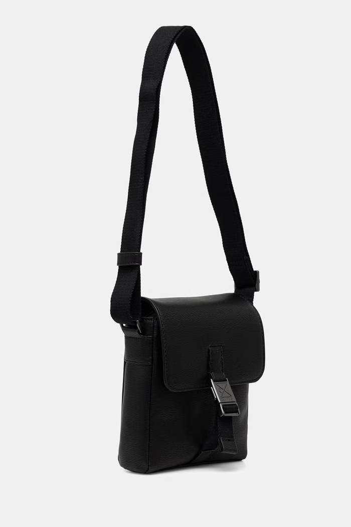Calvin Klein saszetka męska z imitacji skóry LV04D3506G czarny AW26