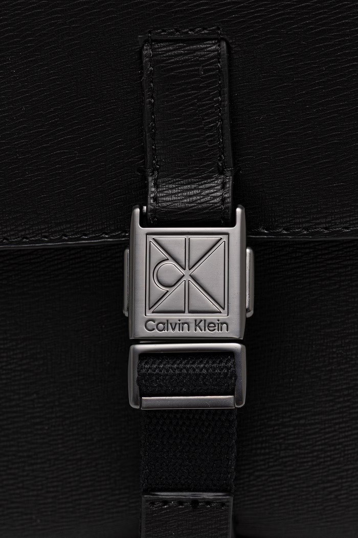 Calvin Klein saszetka męska z imitacji skóry LV04D3506G czarny