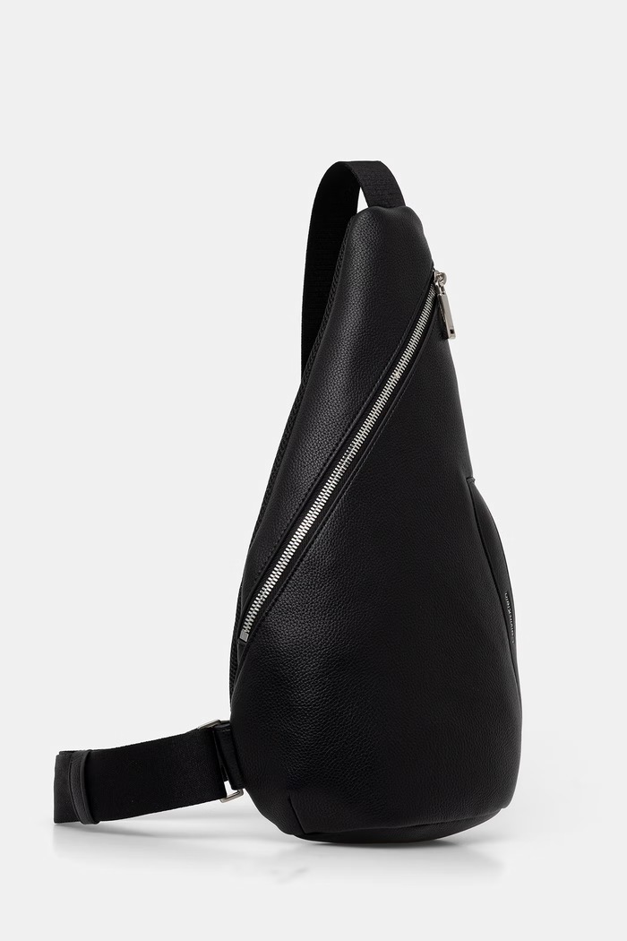 Calvin Klein saszetka męska z imitacji skóry LV04D3495G czarny AW26