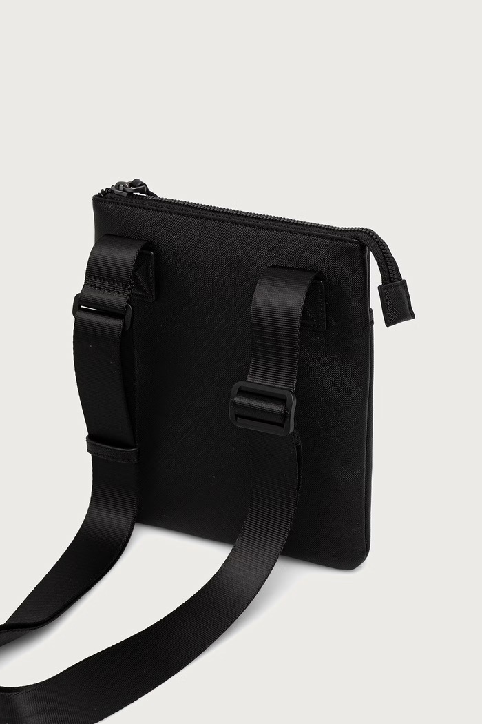 Doplnky Armani Exchange Kabelka pánska z imitácie kože XM003575.AF26659 čierna