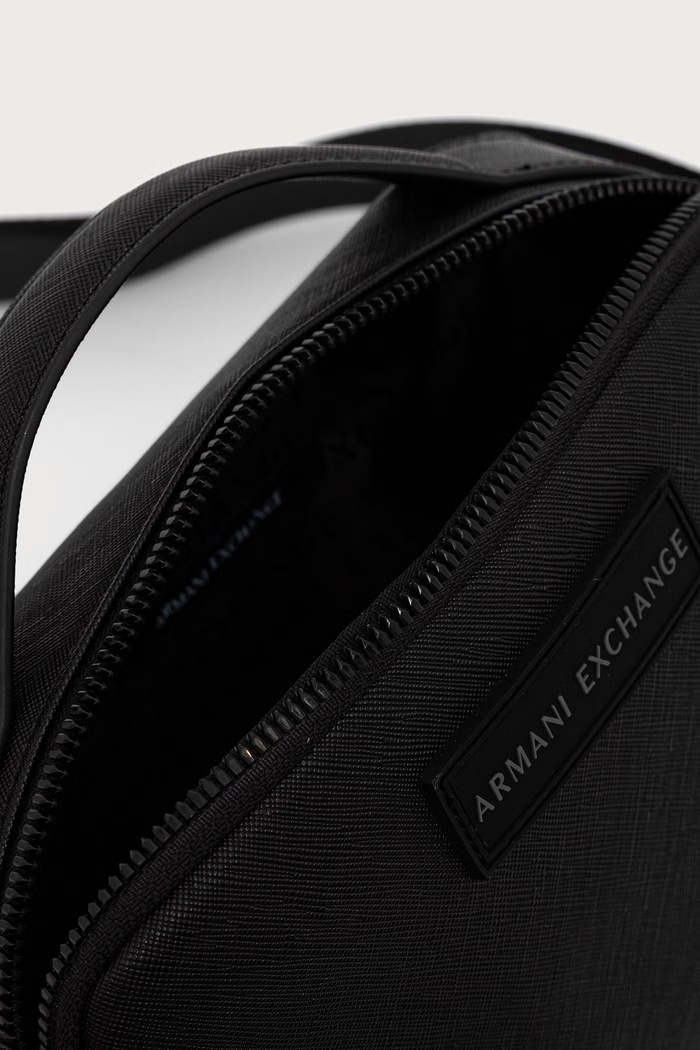 Saszetka męska Armani Exchange czarny XM003158.AF26659