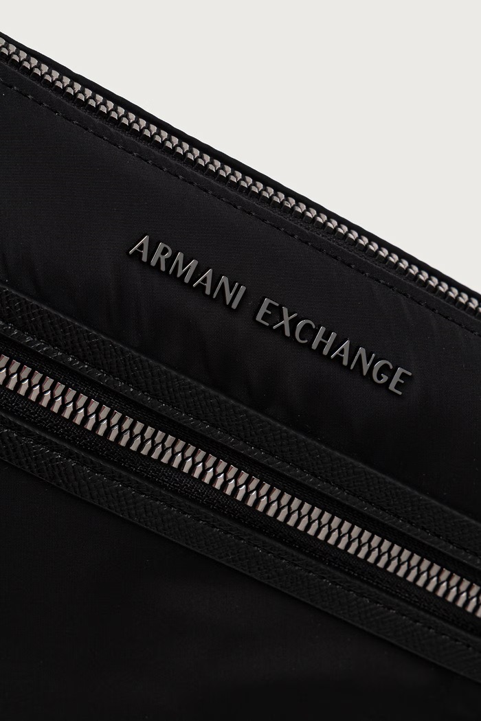 Mala torba za muškarce Armani Exchange XM001668.AF27131 crna