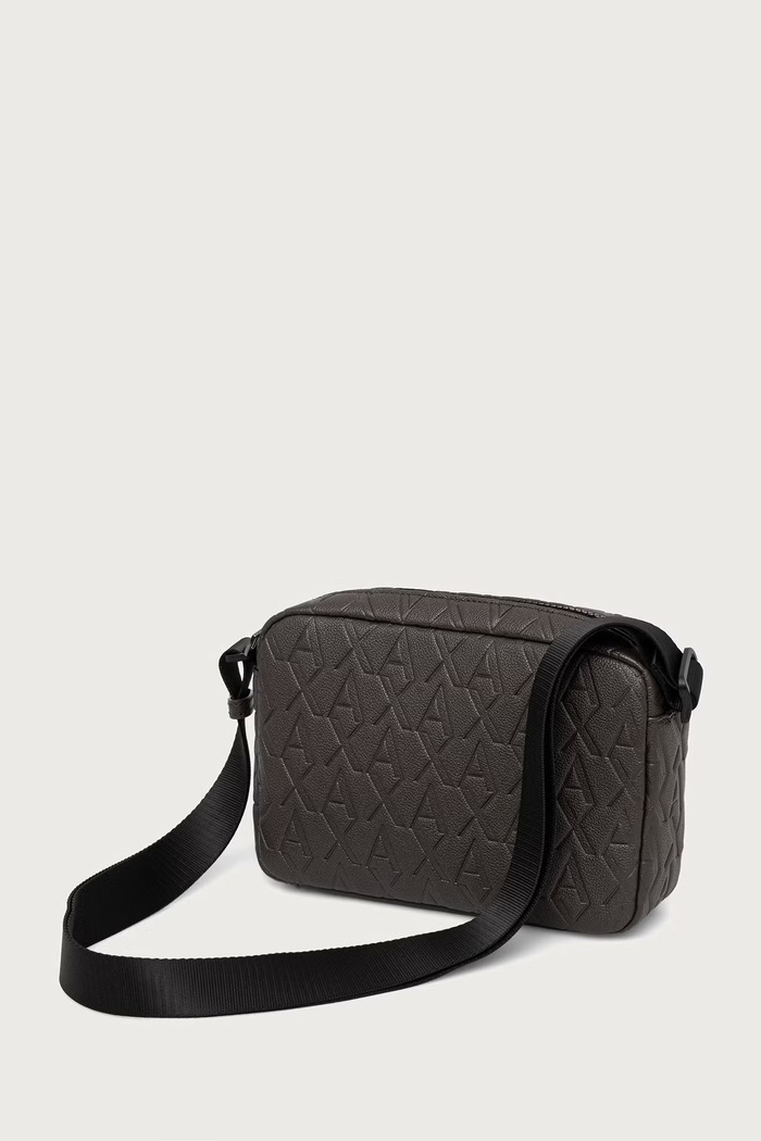Armani Exchange mala torba za muškarce XM000240.AF12133 smeđa AW26